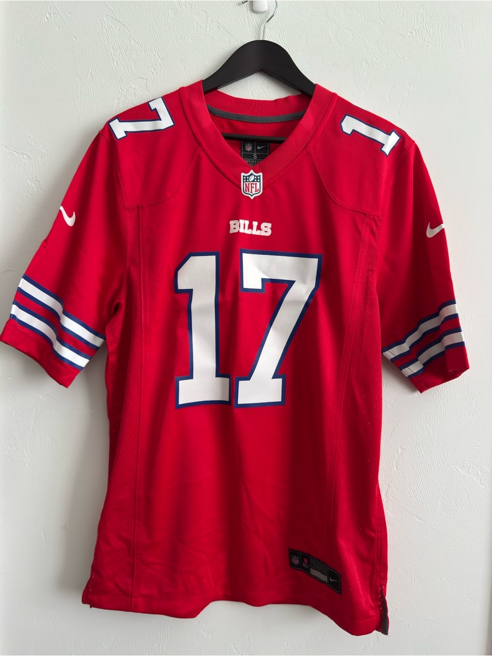 Nike NFL NWOT Buffalo Bills Josh Allen #17 Jersey
Men’s size S Red